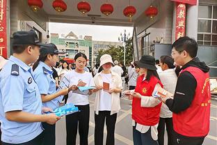 太阳报：滕哈赫经纪人的公司招揽曼联青训球员，惹恼了一些同行